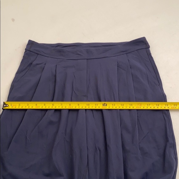 Lululemon navy pleated wide leg cropped pants - Picture 10 of 12
